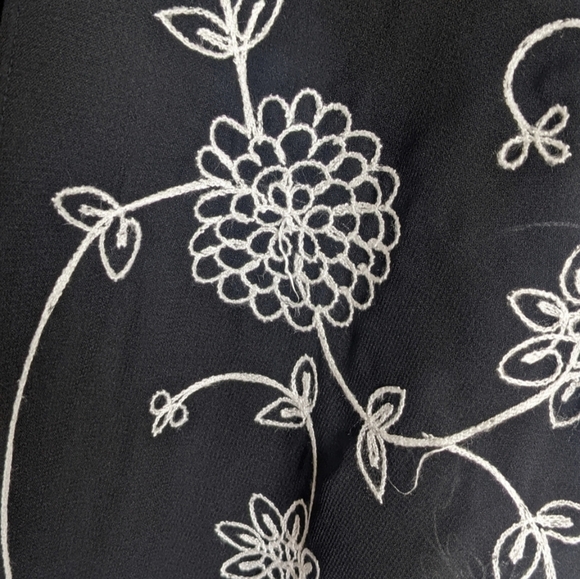 Vince Camuto Black and White Floral Print Cold-Shoulder Top Blouse Size XL - Picture 11 of 15